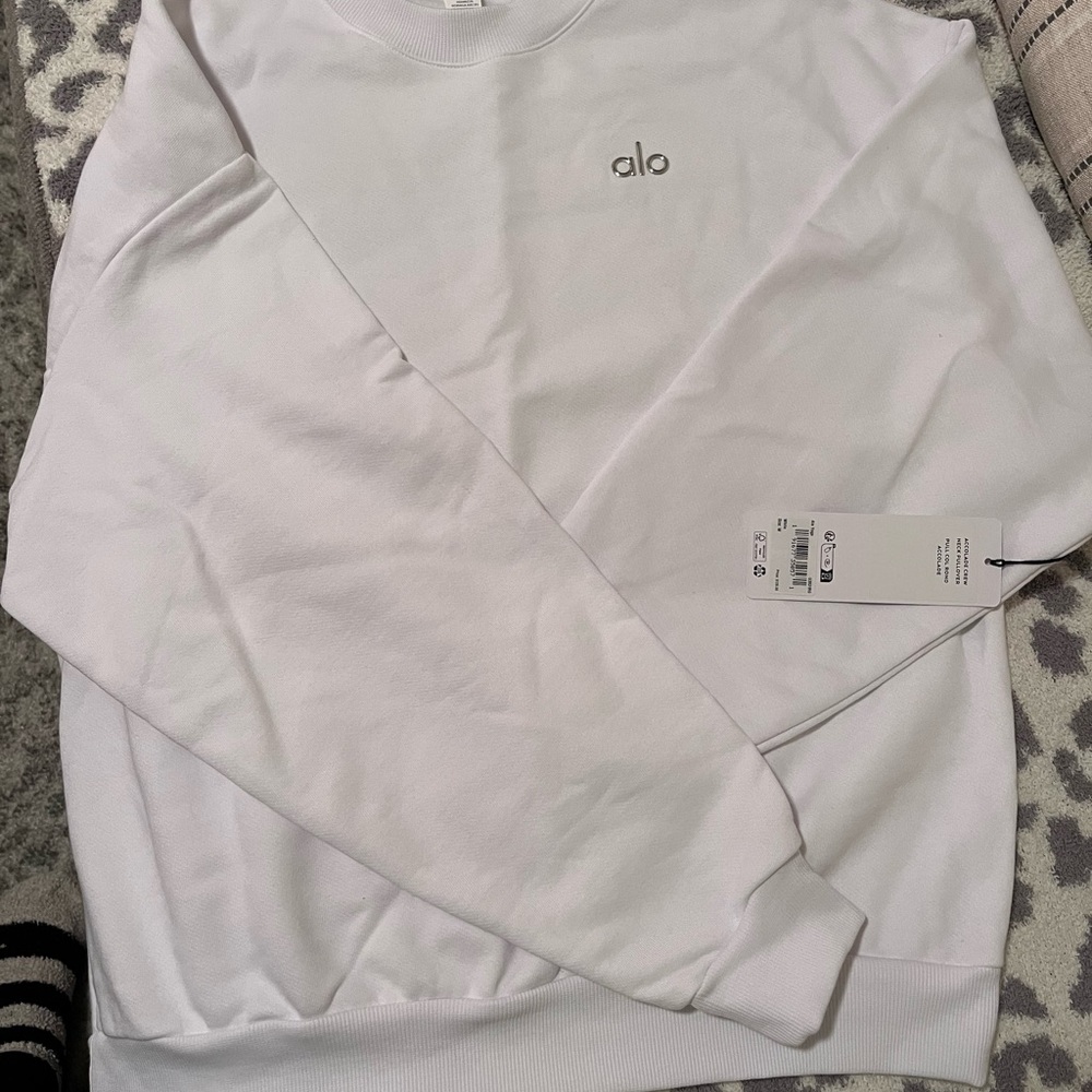 ALO Yoga Womens Classic White Crewneck Sweatershirt